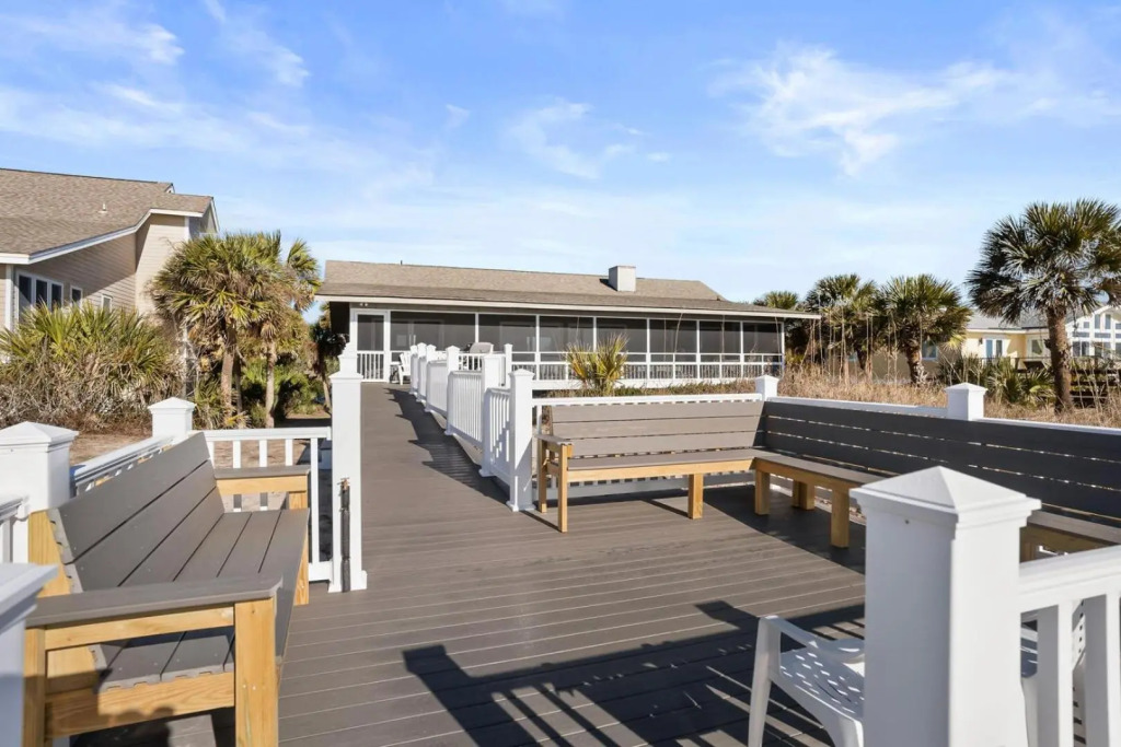 474 Tarpon Blvd