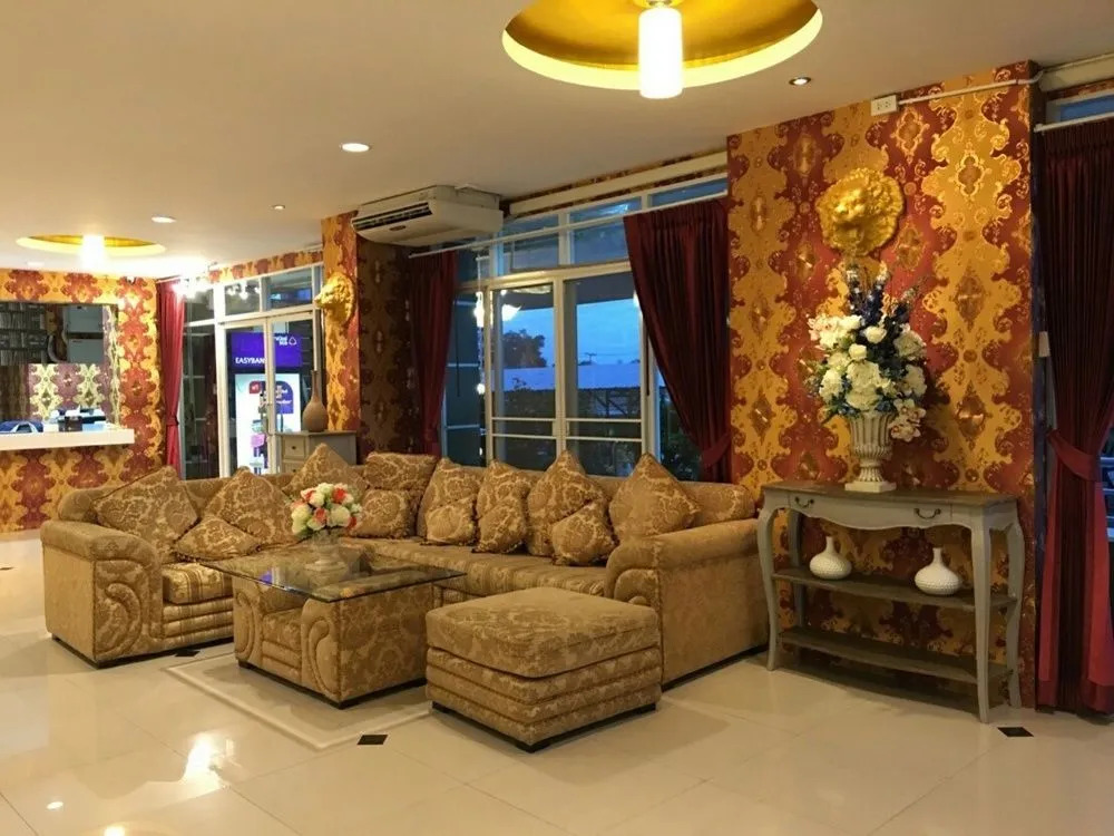 Grand Holiday Residence