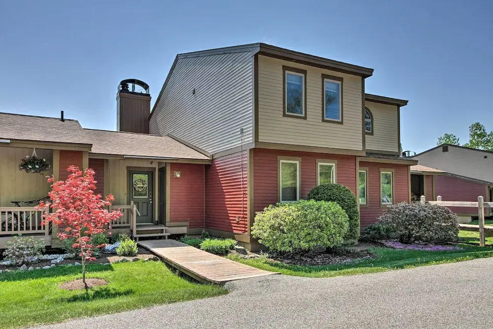 Timber Creek Townhome w/ 2 Decks & Mtn Views!