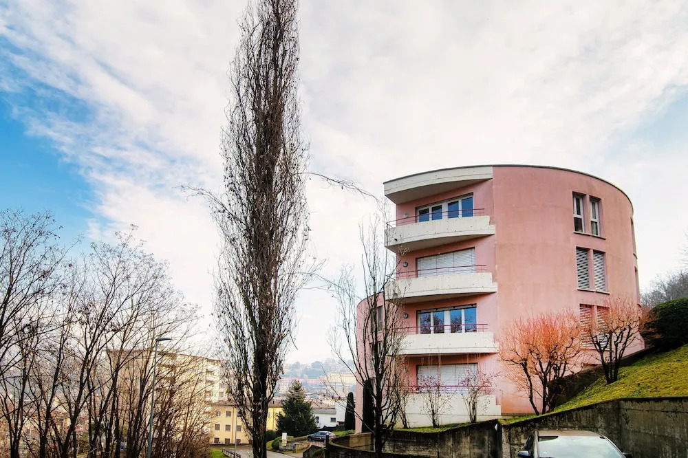 Pink Flat