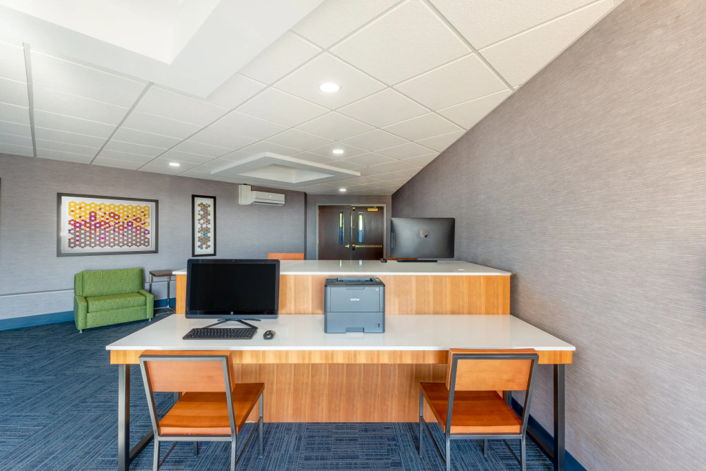 Holiday Inn Express Hotel & Suites Erie an IHG Hotel