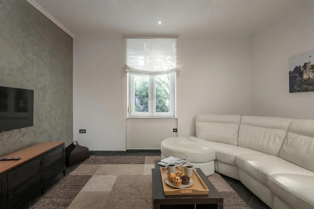 Quiet City Apartment Dexa