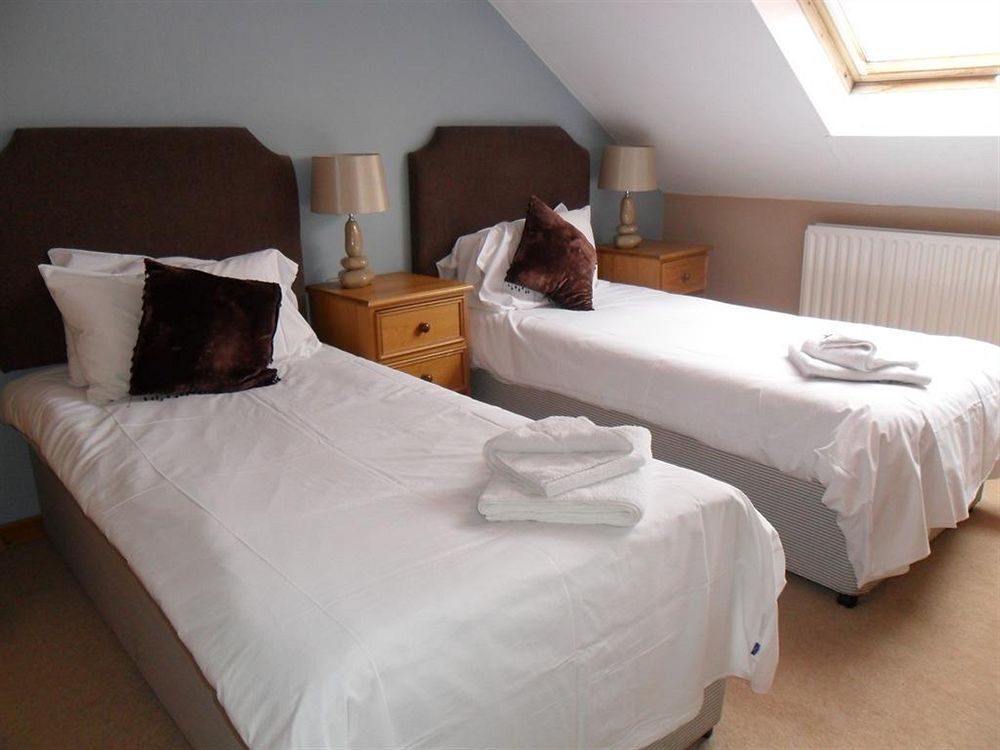 Woodfalls Inn
