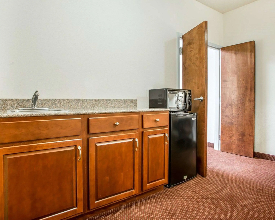 Comfort Suites - Jefferson City