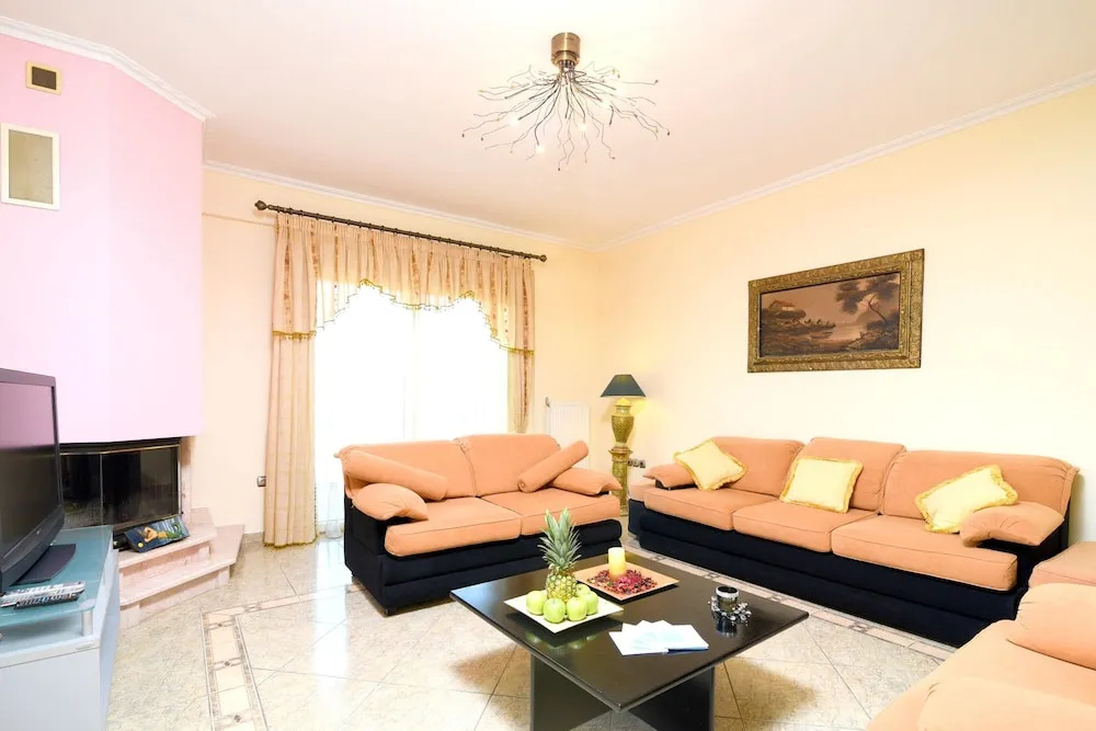 Villa With 5 Bedrooms in Kitsi, With Private Pool, Enclosed Garden and