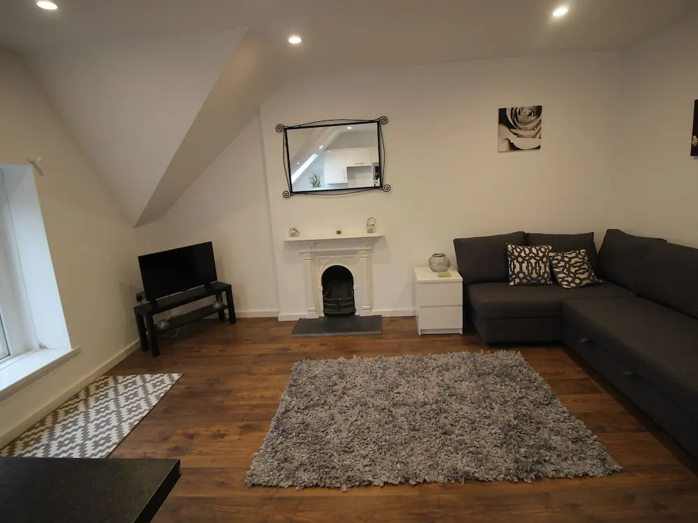 Oakfield Street Apartments by Cardiff Holiday Homes