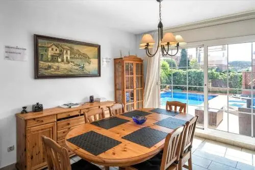 Casa con piscina en costa Barcelona