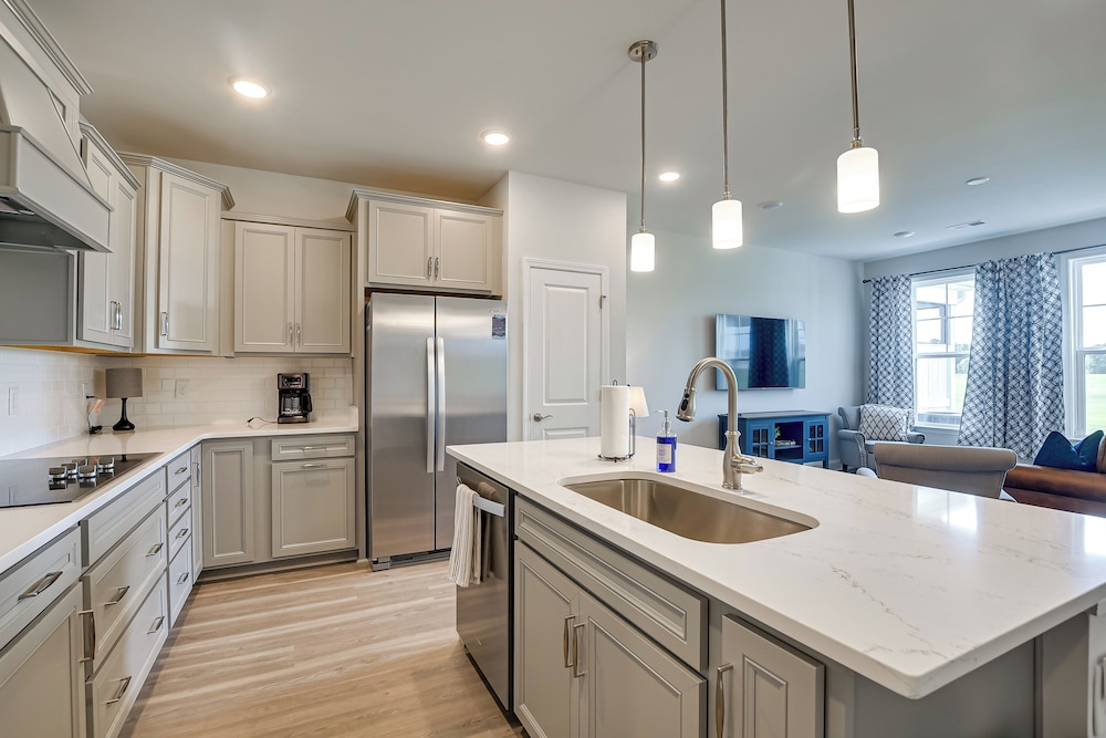 Golf Getaway w/ Pool Access in North Myrtle Beach