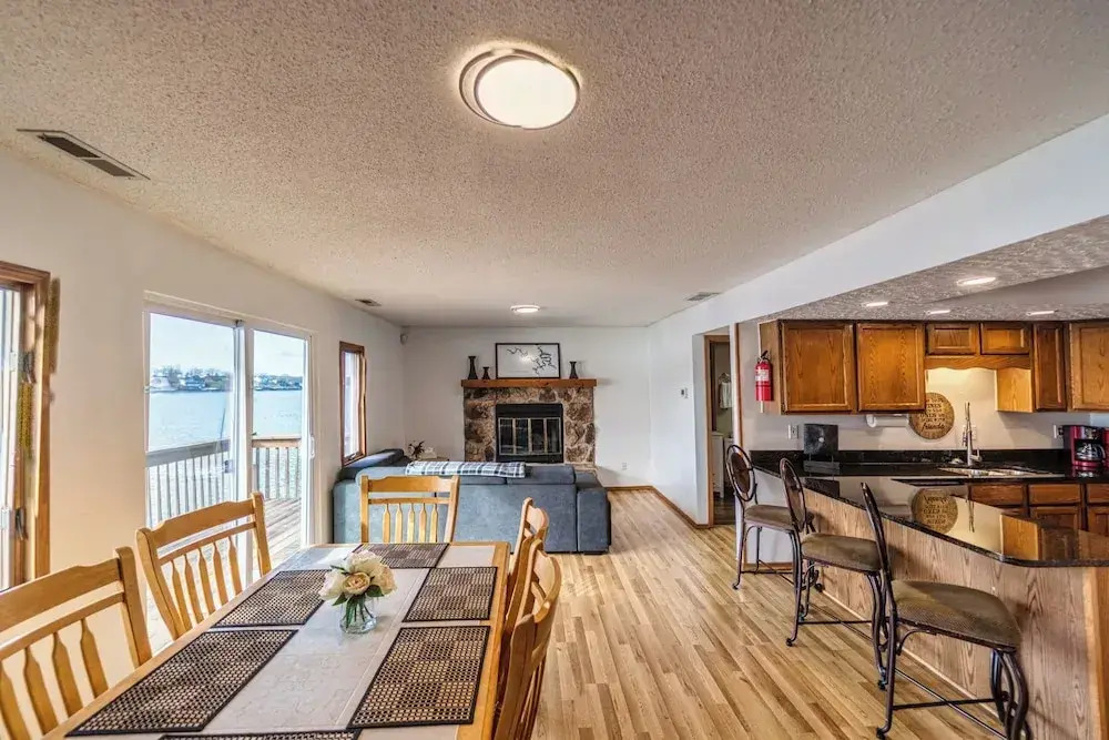 Redbud Retreat Amenity-filled Waterfront Home!
