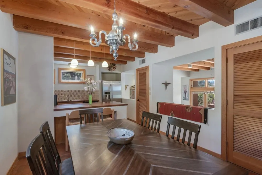 Acoma - Majestic Views, Near the Santa Fe Opera and Four Seasons in Tesuque