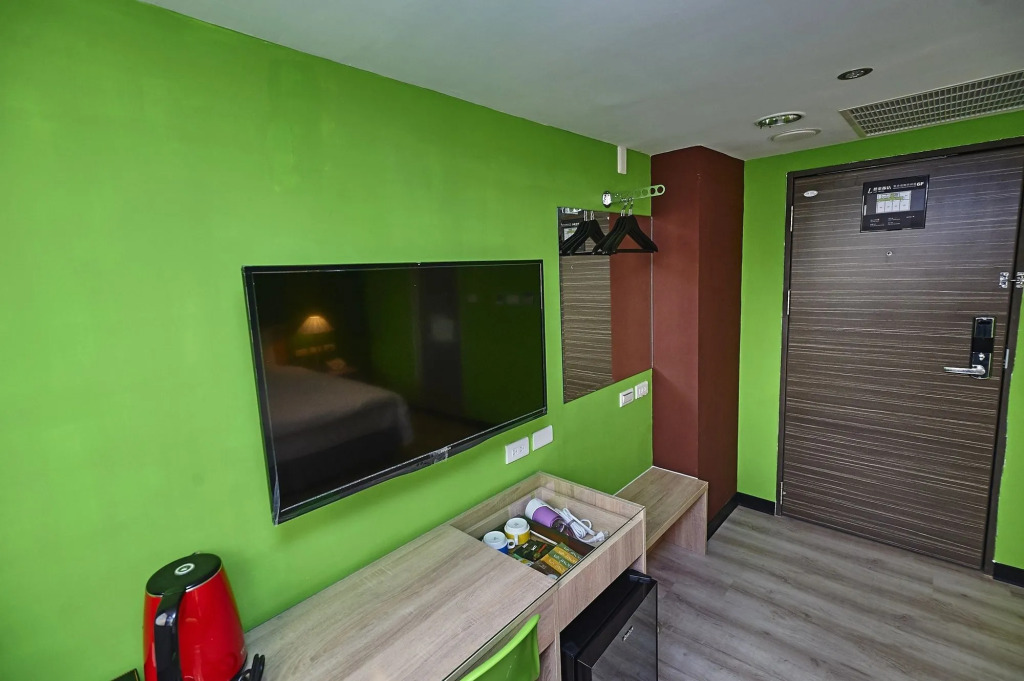 Lily Hotel
