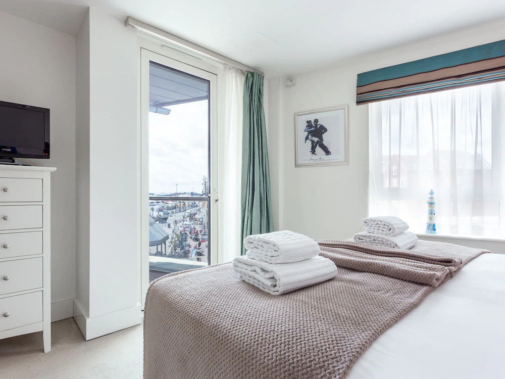 Panorama - 180-Degree Harbour Views