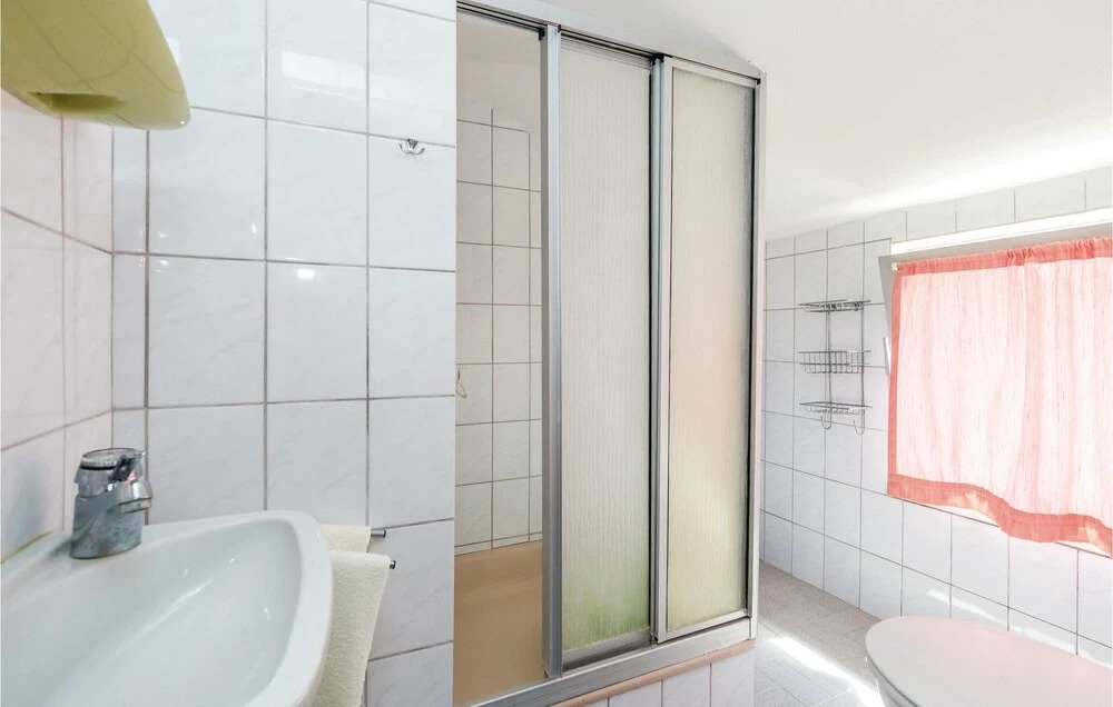 Beautiful Apartment in Kampor With 4 Bedrooms and Wifi