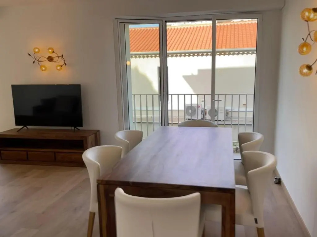 Magnifique appartement climatisé de 87m², à 100m de la plage