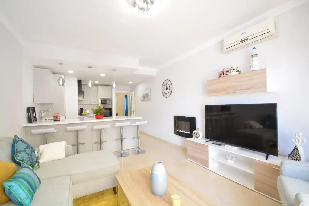 Luxury beach side apartment in Marbella Playa