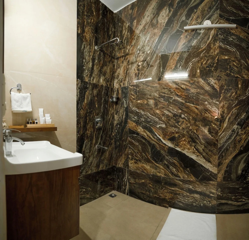 Firebrick Boutique Residences - GARNET HOUSE