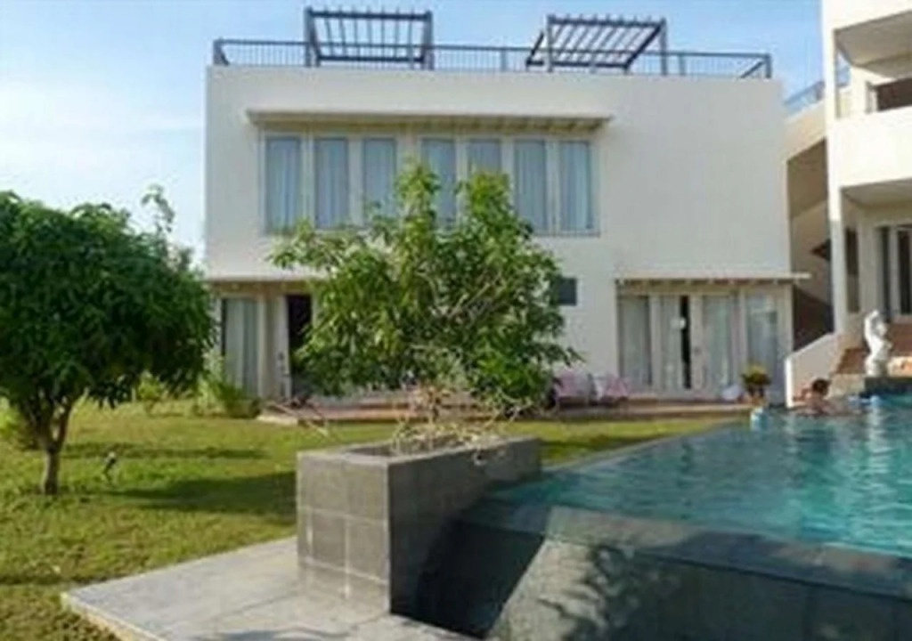 Blue Whale Sanctuary Hotel