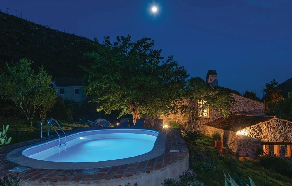 Amazing Home in Trstenik with Hot Tub, WiFi & 2 Bedrooms