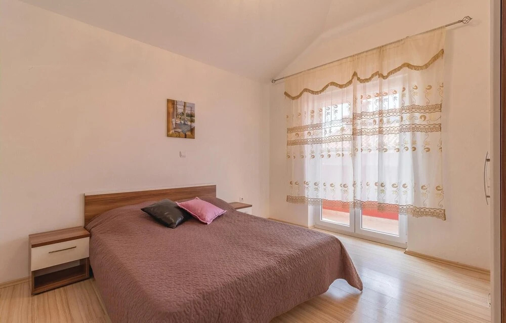 Stunning Home in Pula With Wifi and 7 Bedrooms