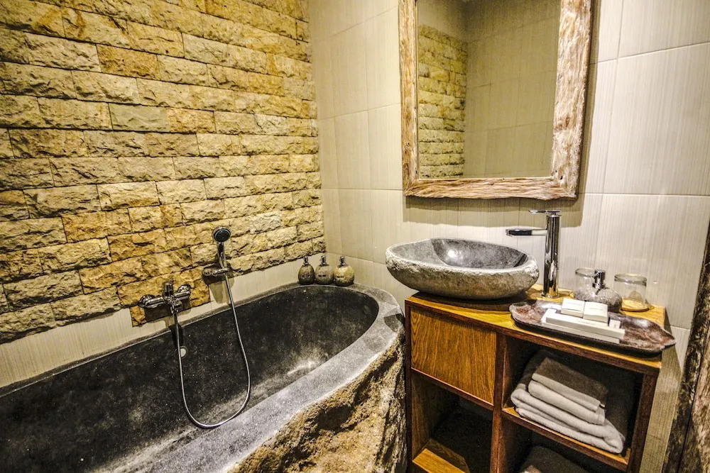Sanggraloka Suite