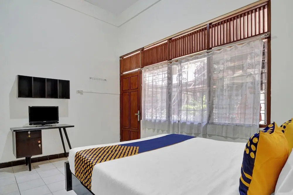 SPOT ON 90539 Taman Borobudur Guest House Syariah