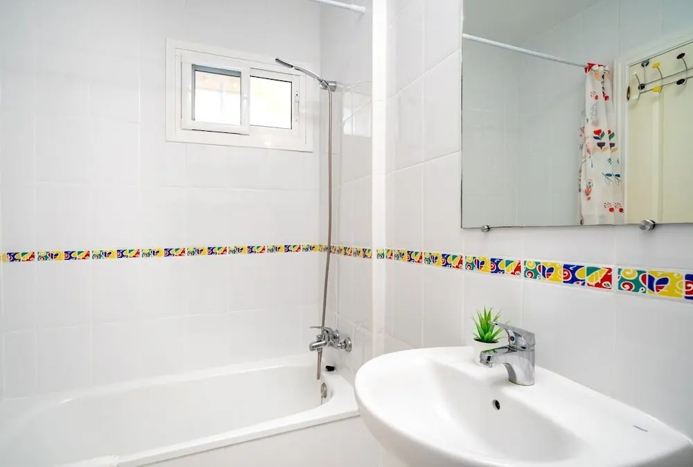 Lovely Studio with Sea View Ref 57