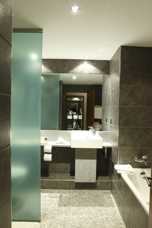 Newpark Hotel