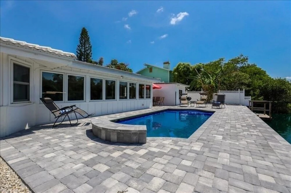 Beach N Lake - 3 Br Home