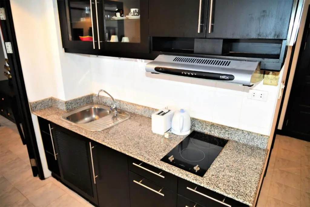 Beach Condo Jomtien Pool View Large Modern 1 Bedroom Kitchen