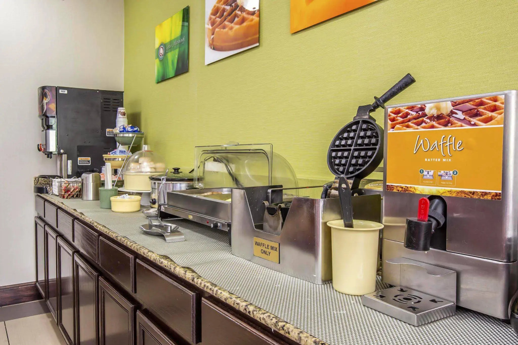 Quality Inn Airport - Southeast