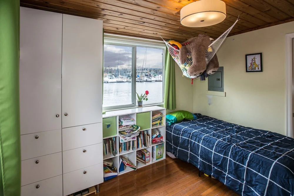 Luxury Houseboat Best in Seattle 3BR