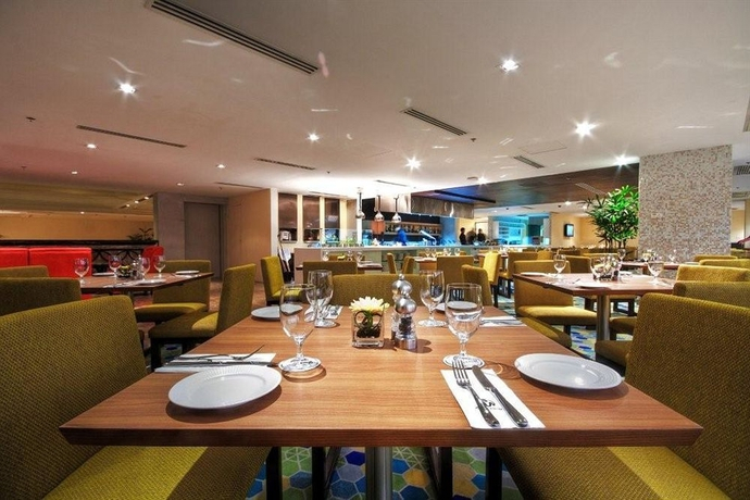 Maxims Hotel