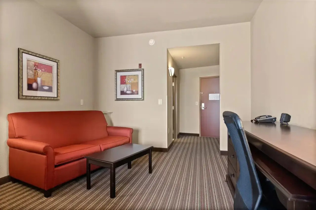 Portland Inn & Suites