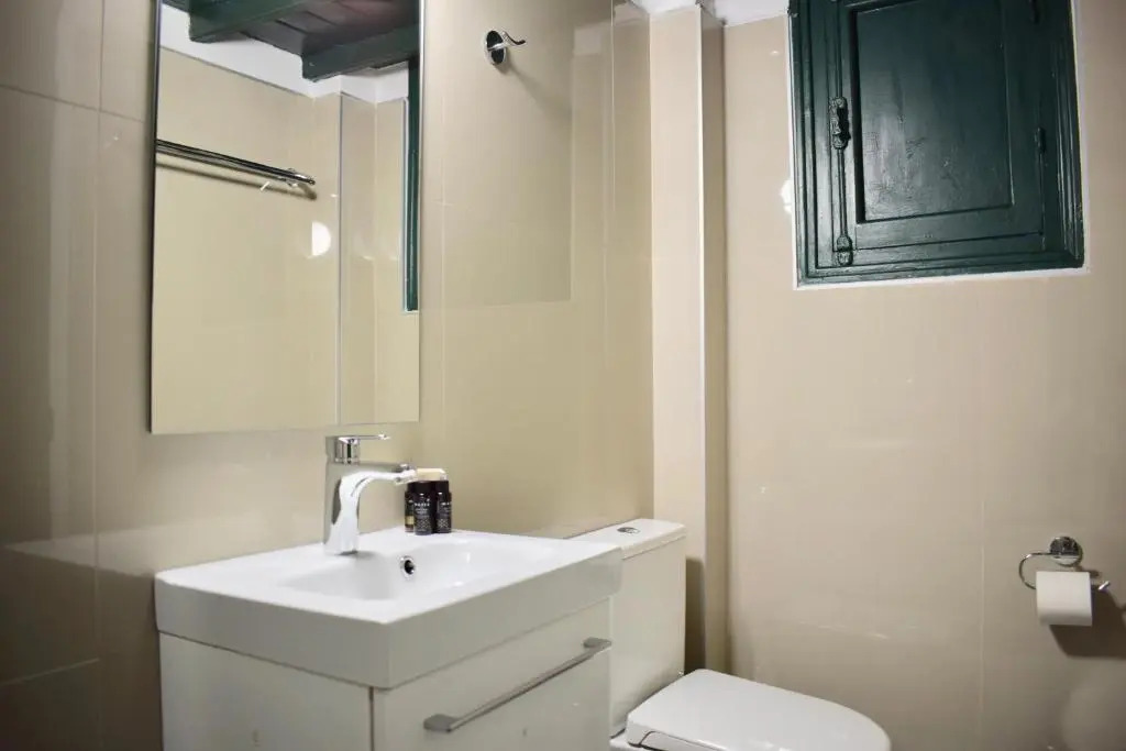 Athens central apt with roof top - EP9G