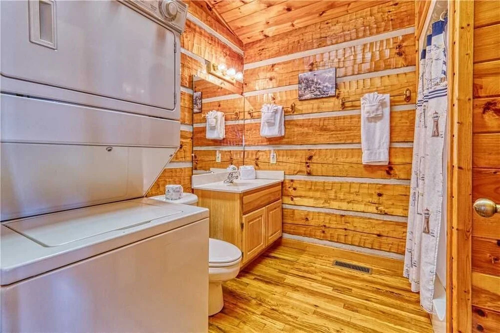 Love Me Tender - Studio Cabin