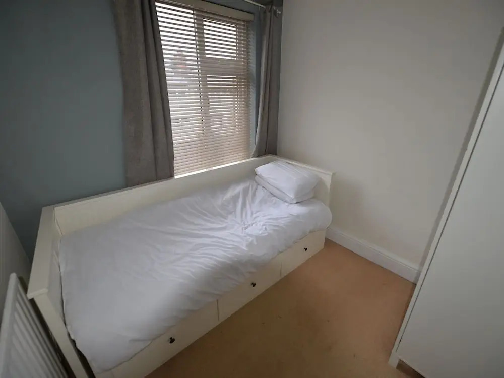 Swanky Family Holiday Home in Coventry near Live Escape Room