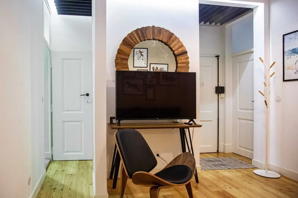 Colourful and Tasteful 2bedroom Apartment in Graça