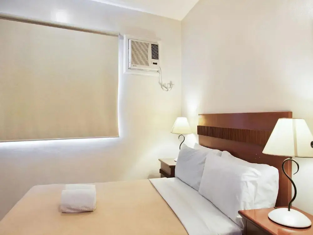 Townhouse OAK Metro Manila Near Osmena Highway PNR Pasay formerly Avitel Hotel