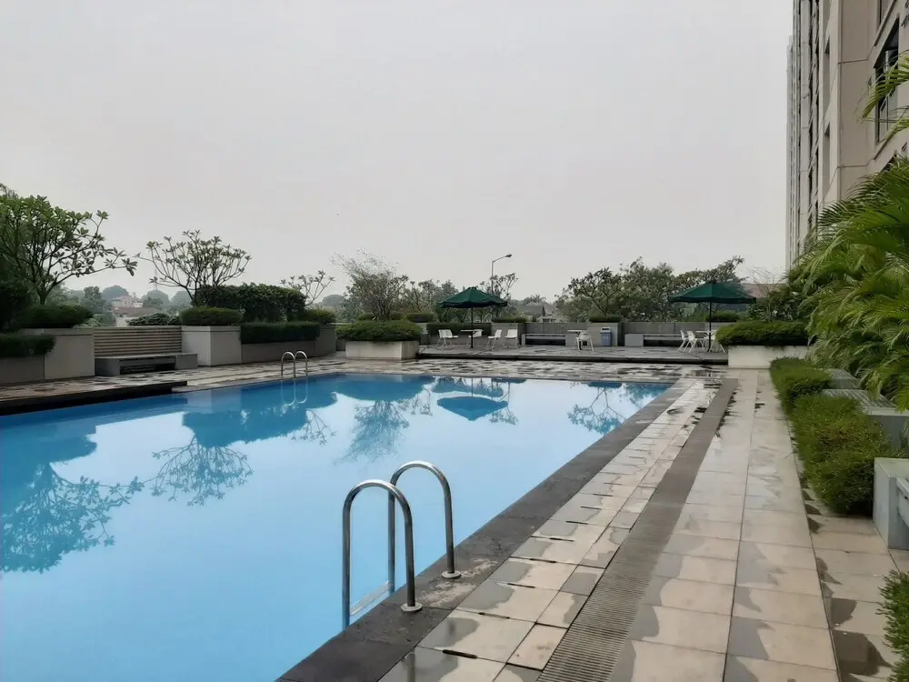 Roomy Studio Room Bintaro Park View Apartment