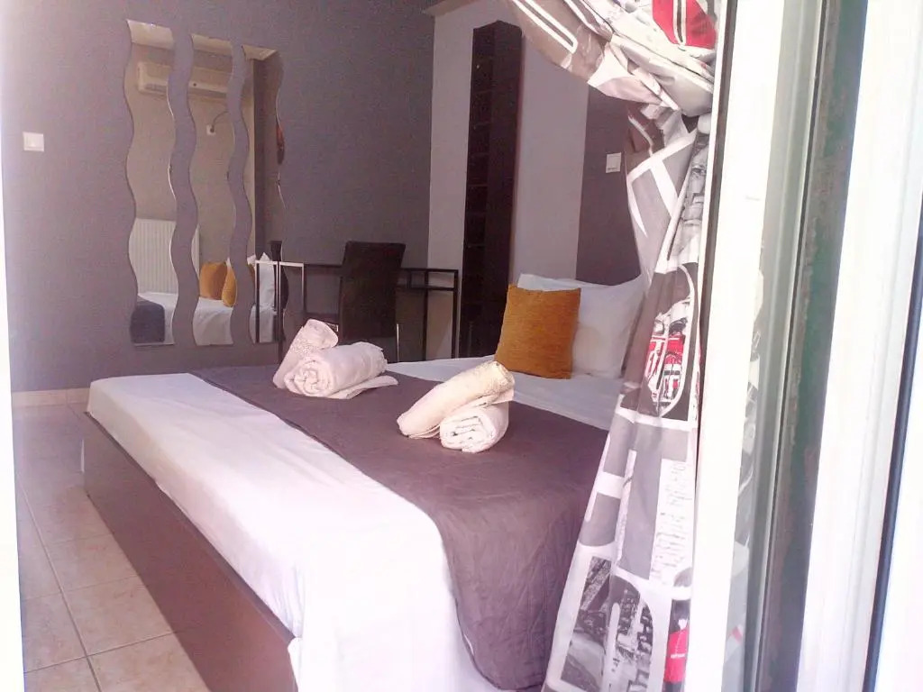 Bright Apartment 40 sqm Port of Piraeus OLP