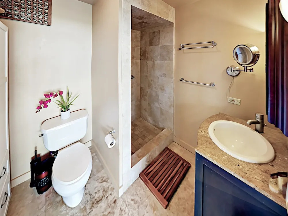 Waikiki Getaway - Studio Condo
