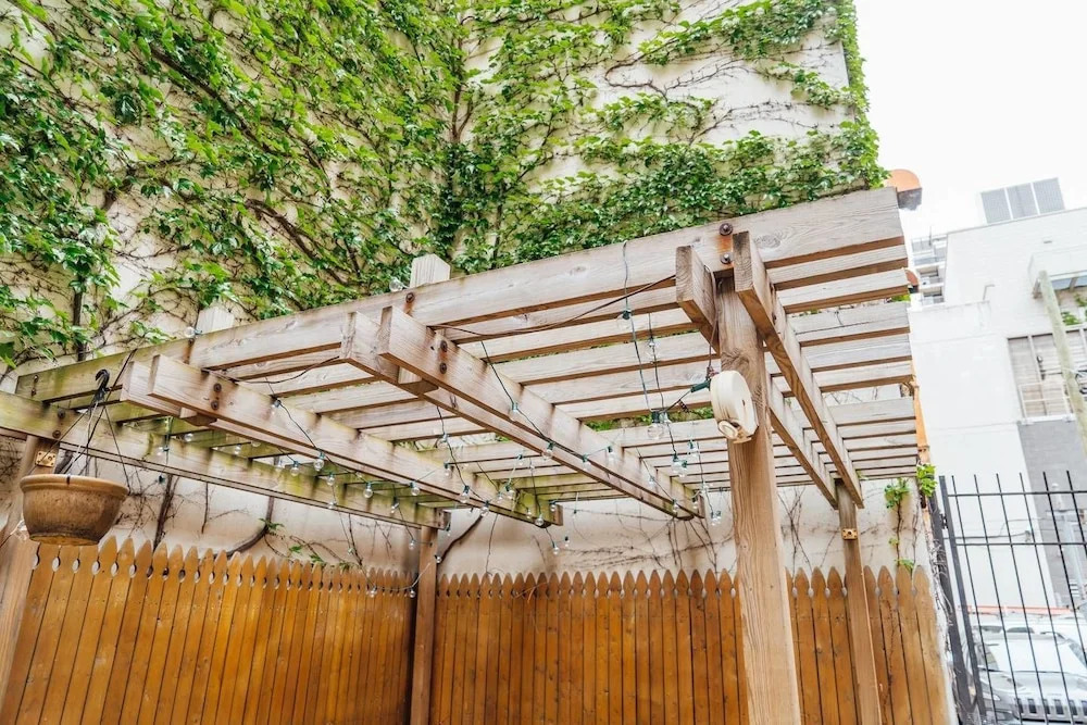 Safe Spacious Mansion Indowntown