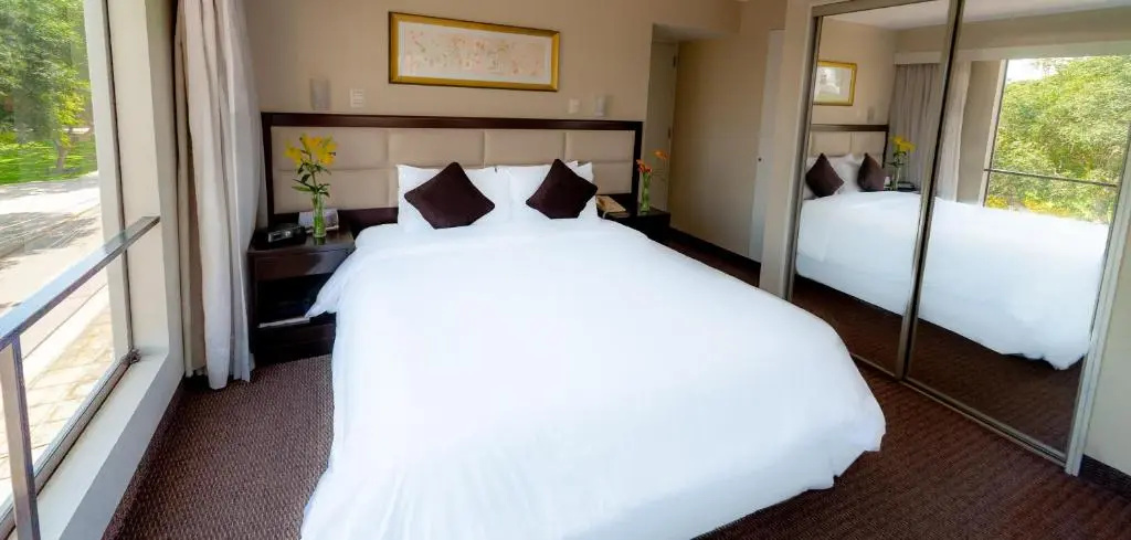 Roosevelt Hotel & Suites