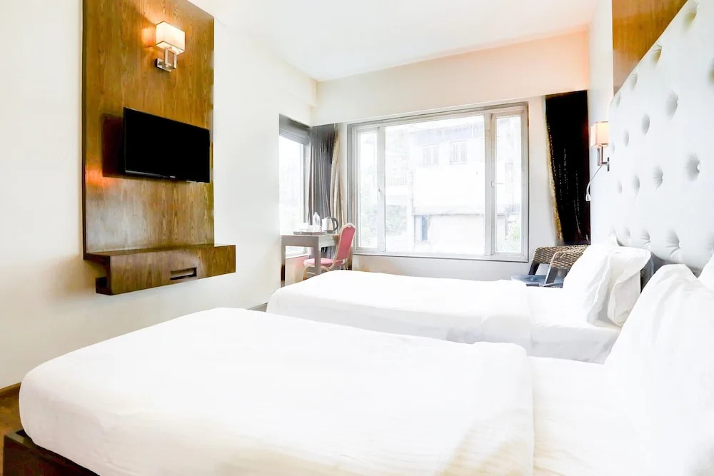 Stylish & Modern Stays at Palette River Front