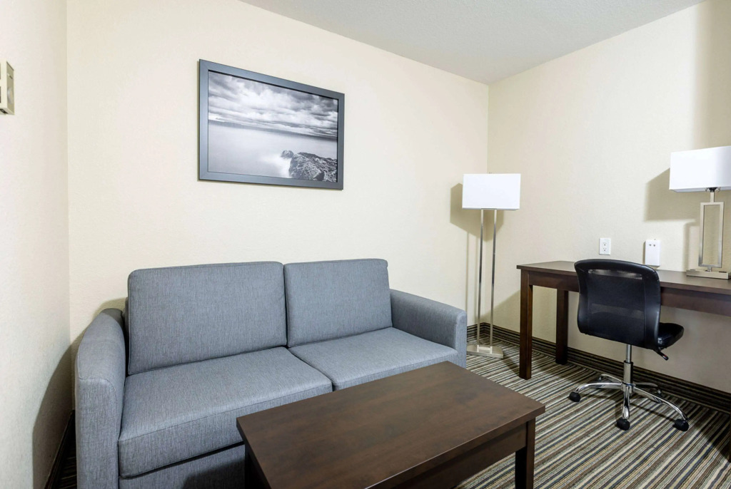 Super 8 by Wyndham Truro NS
