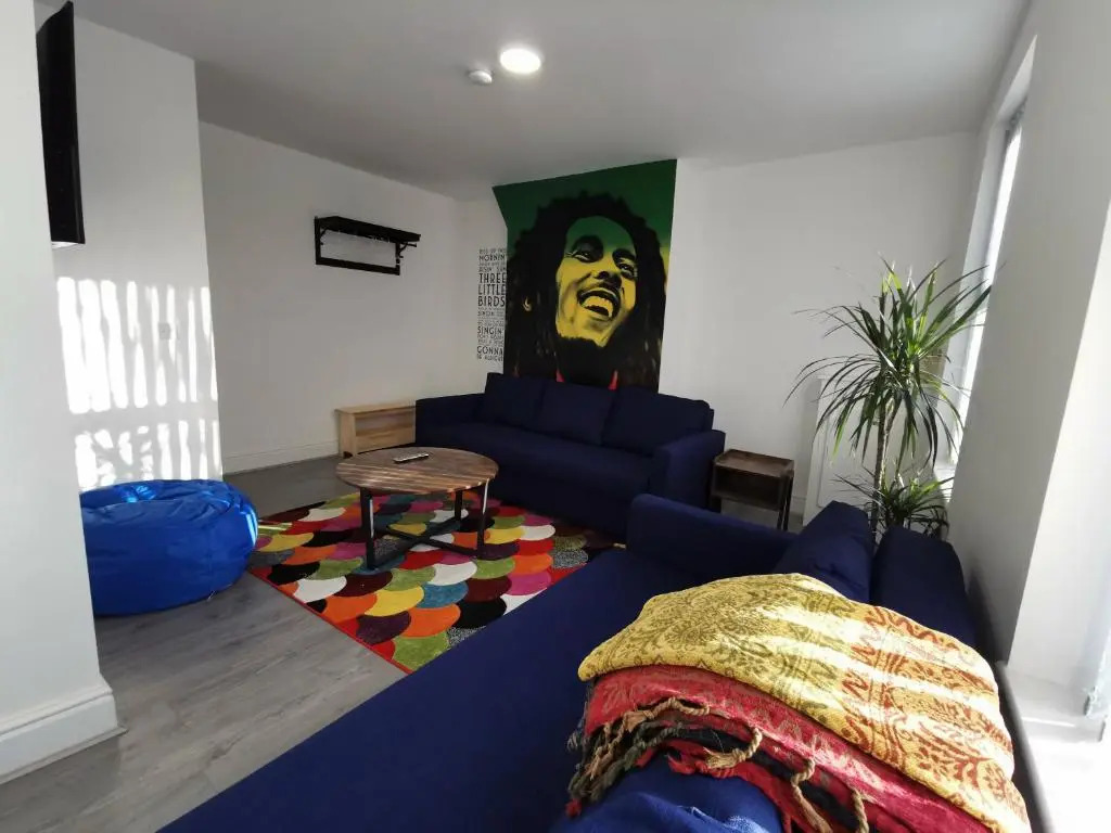 The Bob Marley 'One Love' Liverpool Apartment, Positive vibes, Wifi Netflix