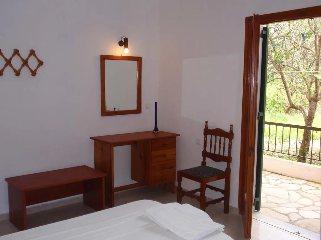 Yianetta Hotel & Suites