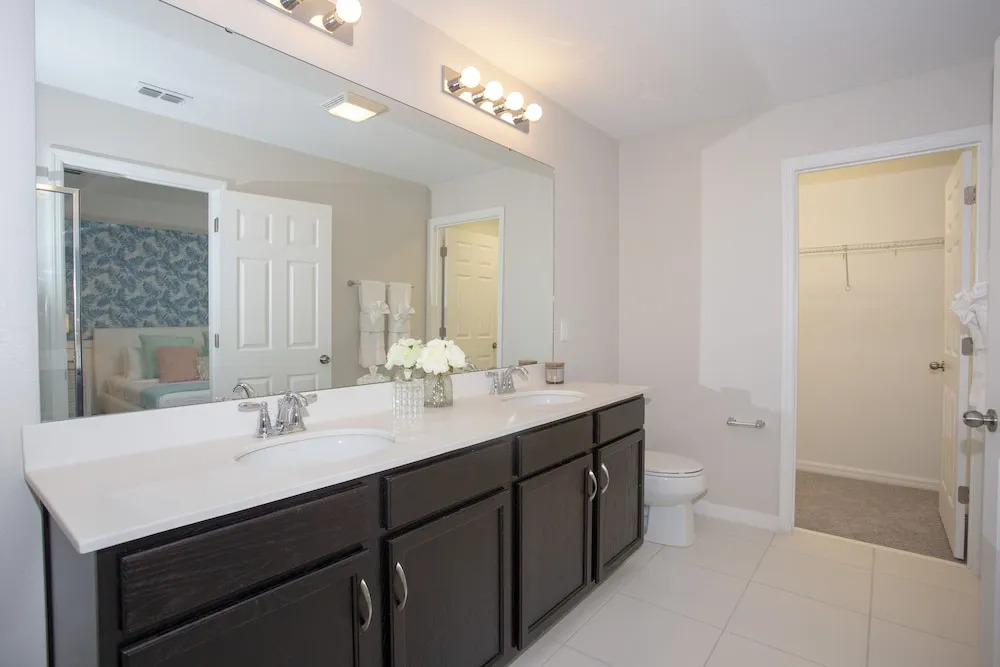 1596 Solara Resort 61820/62201