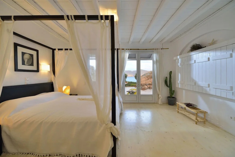 Villa Princess 5 4Bed with Small Tub Panormos Beach