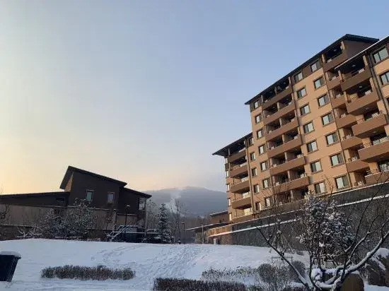Xueren Nuandeng Apartment